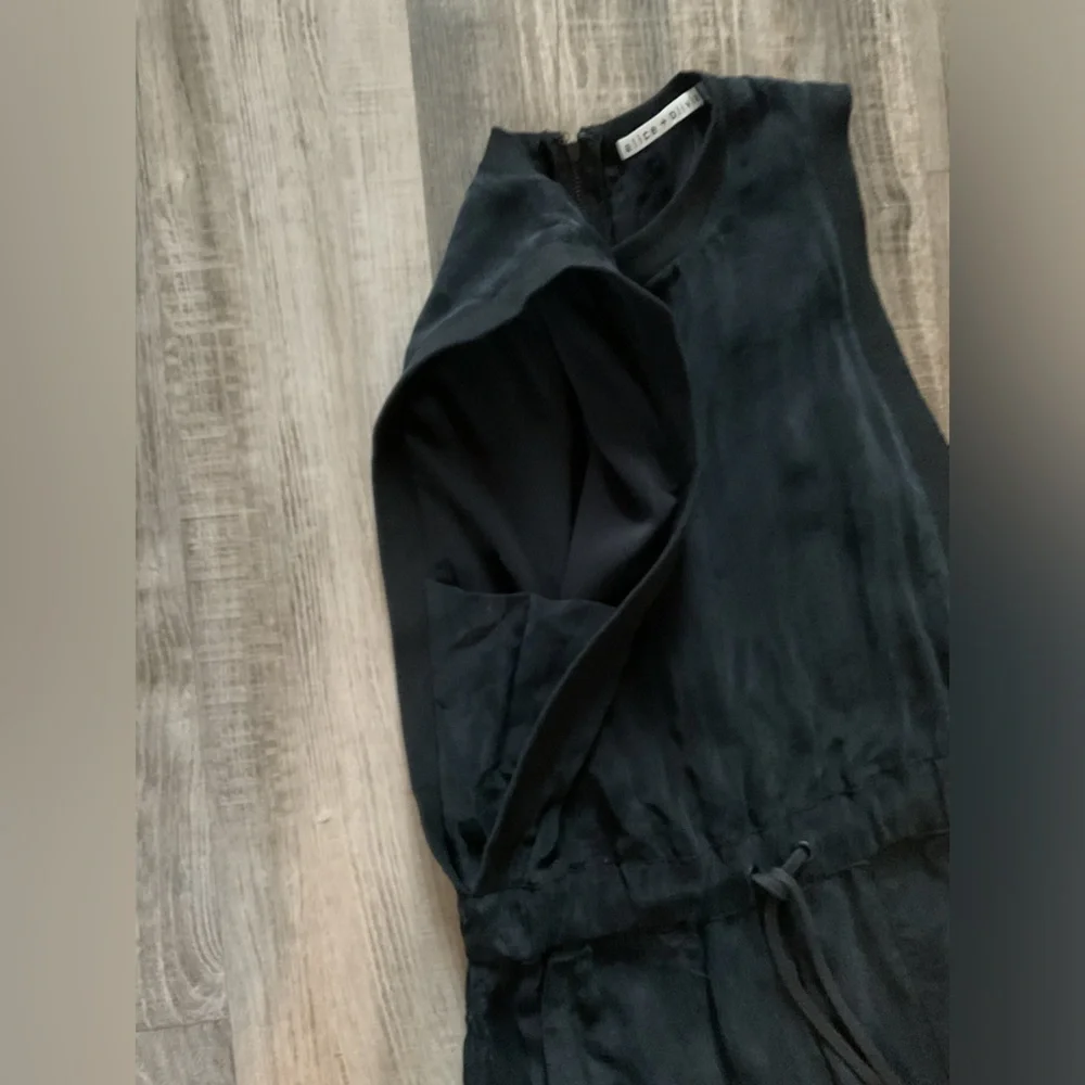 Alice + Olivia Zila Sleeveless Jumpsuit Women's XSBlack Solid Tie Waist Zip Back